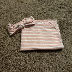 Swaddle with matching bow